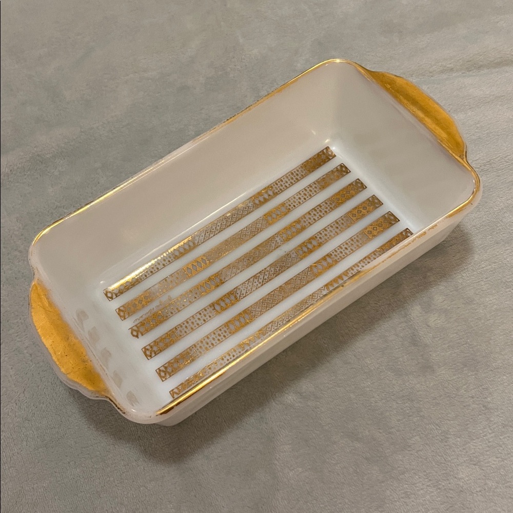 Fire King Bakeware Vintage Mid Century Fire King‎ Georges Gilded Milk Glass